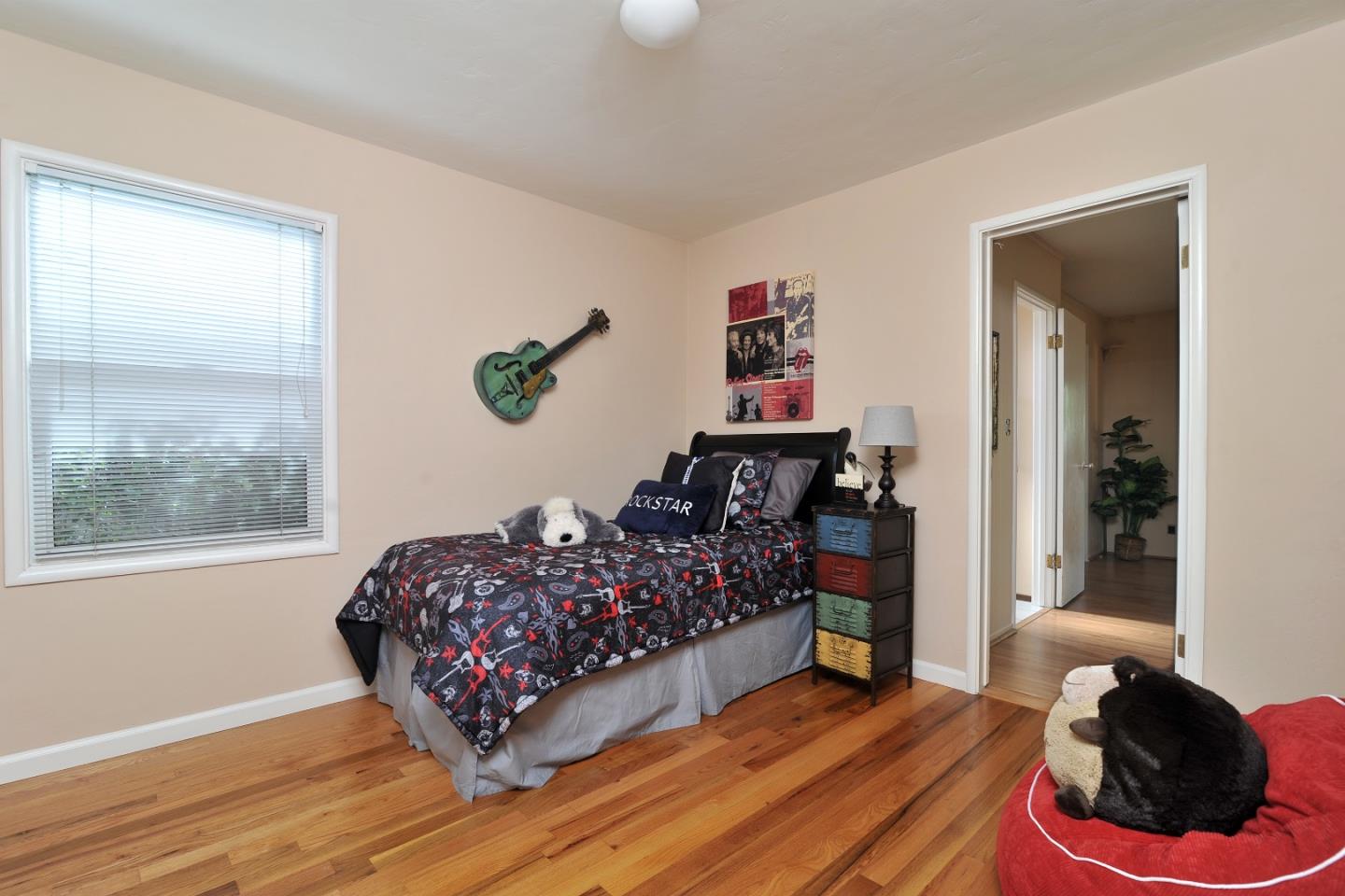 Public Record: 1136 Fewtrell Dr Campbell, CA 95008