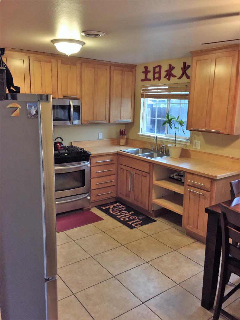 3086 Vaughn Ave