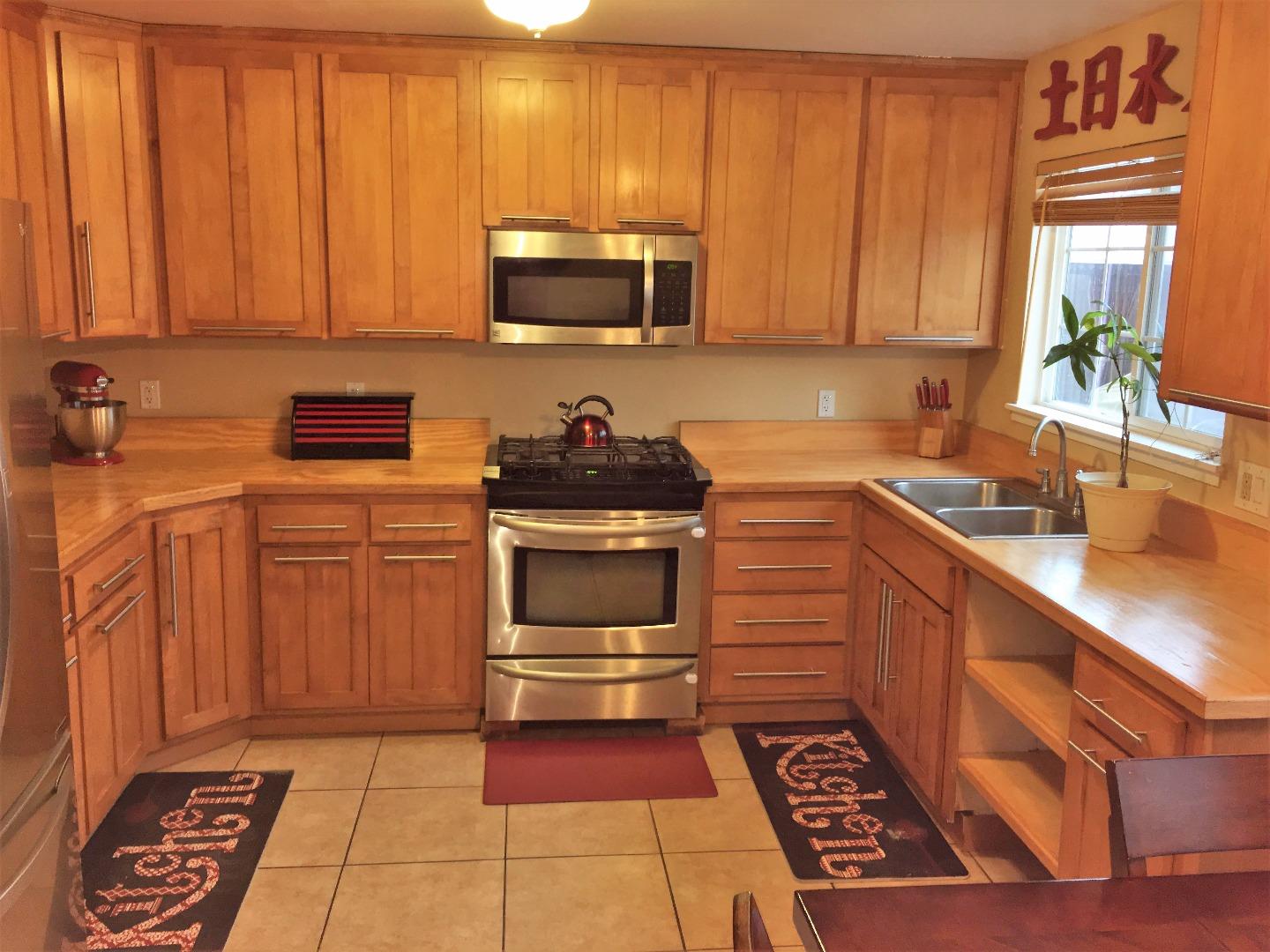 3086 Vaughn Ave