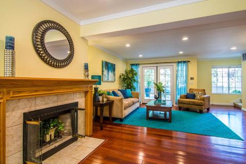 707 Hibiscus Pl