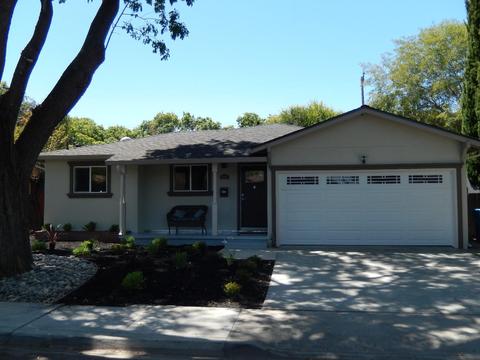 707 Hibiscus Pl