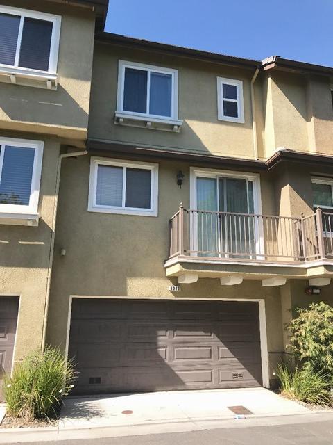 707 Hibiscus Pl