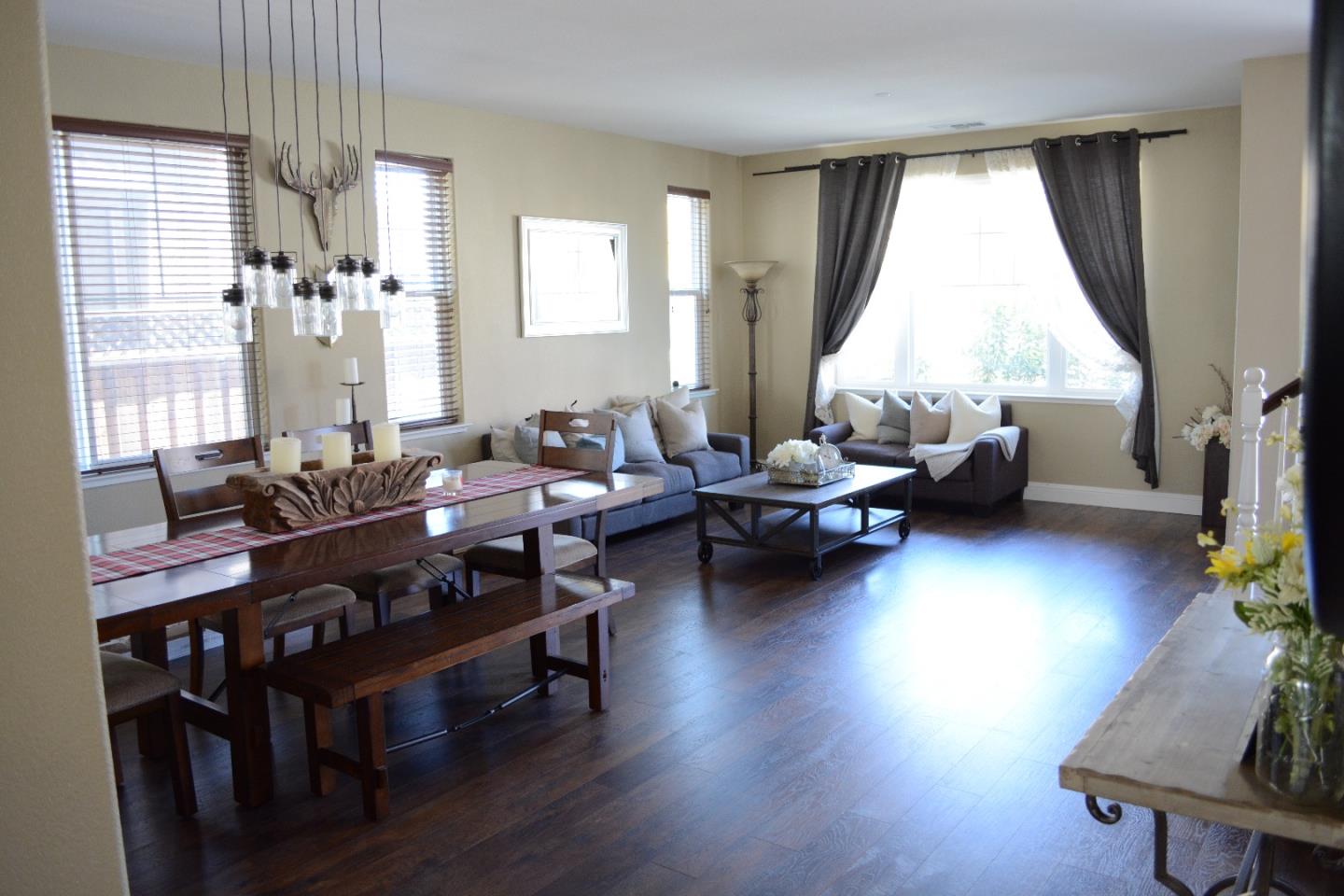32 Caspian Way