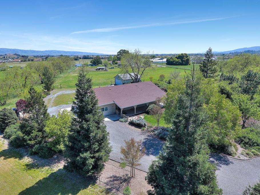 1045 Buttercup Ln