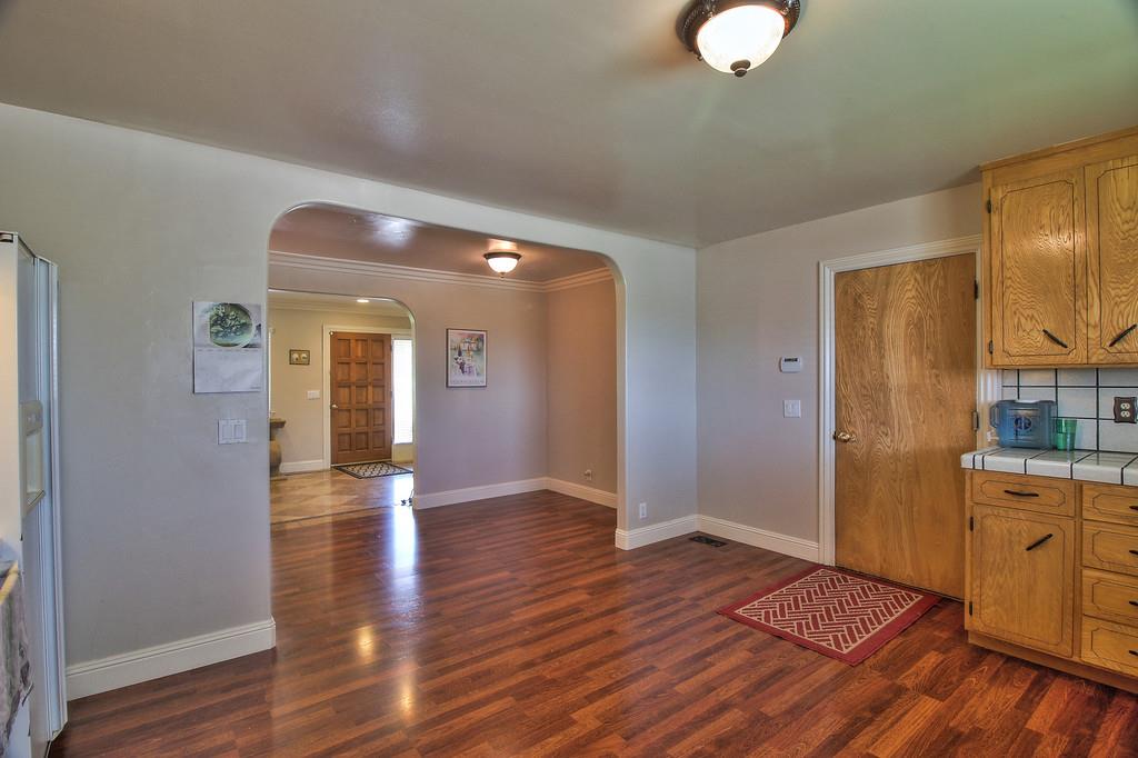 1045 Buttercup Ln