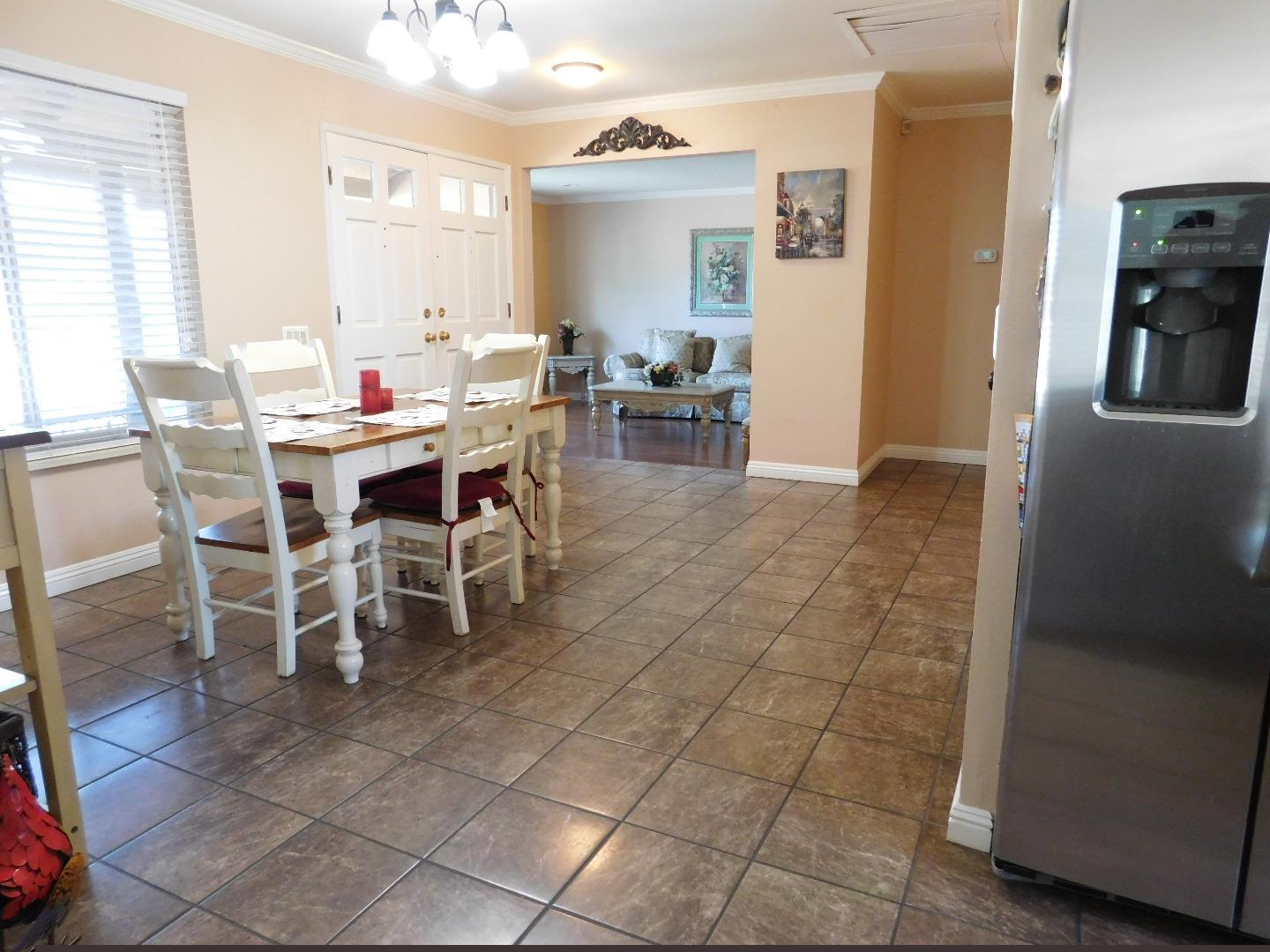 8850 Carnation Ln