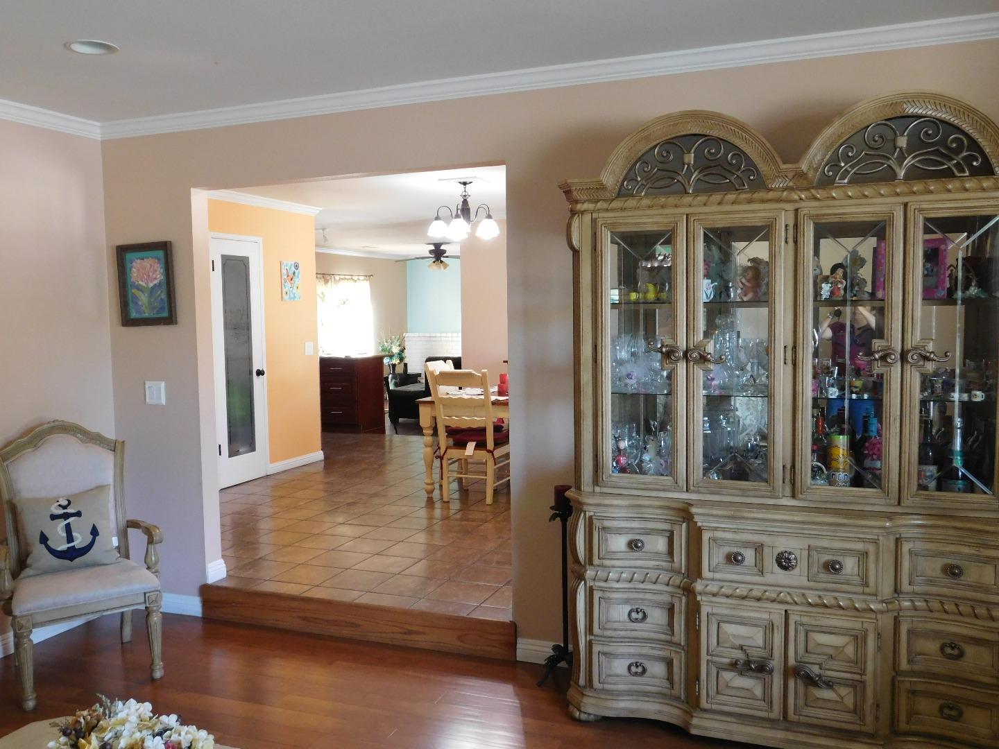 8850 Carnation Ln
