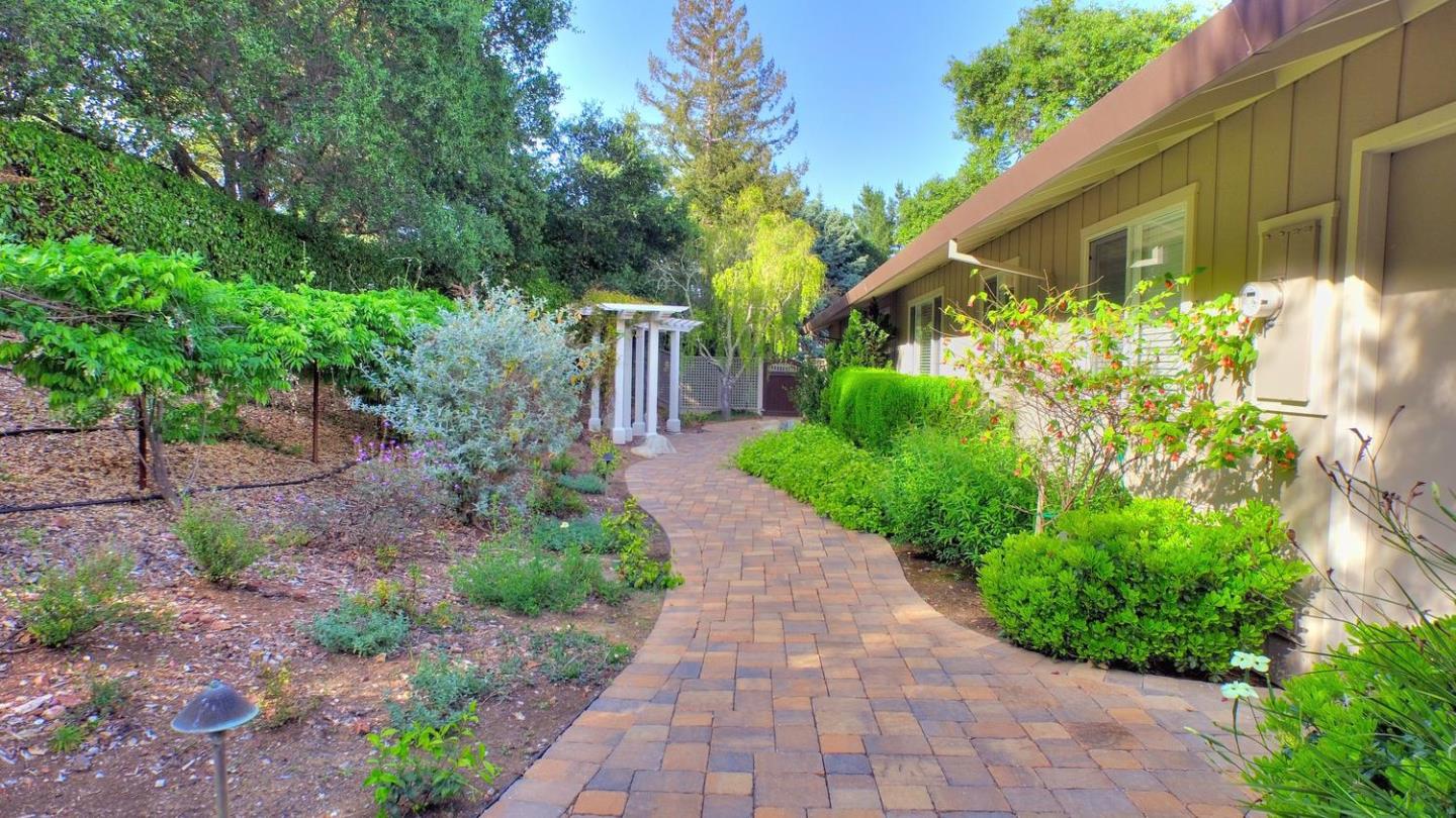 For Sale: 9000 El Doric Ct Gilroy, CA 95020