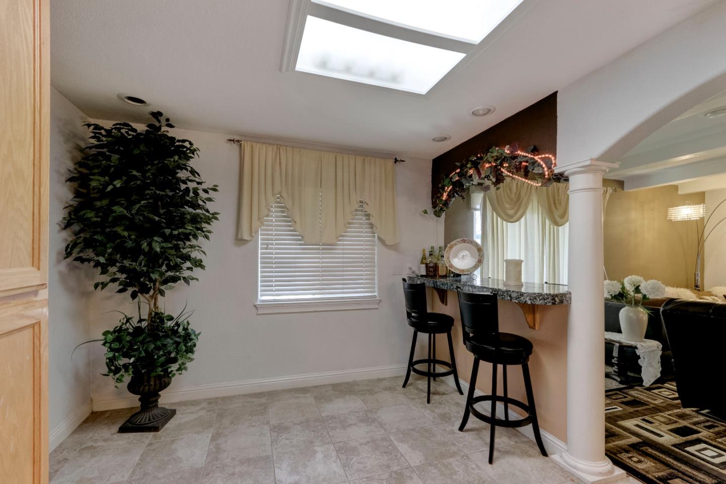 251 Western Ct