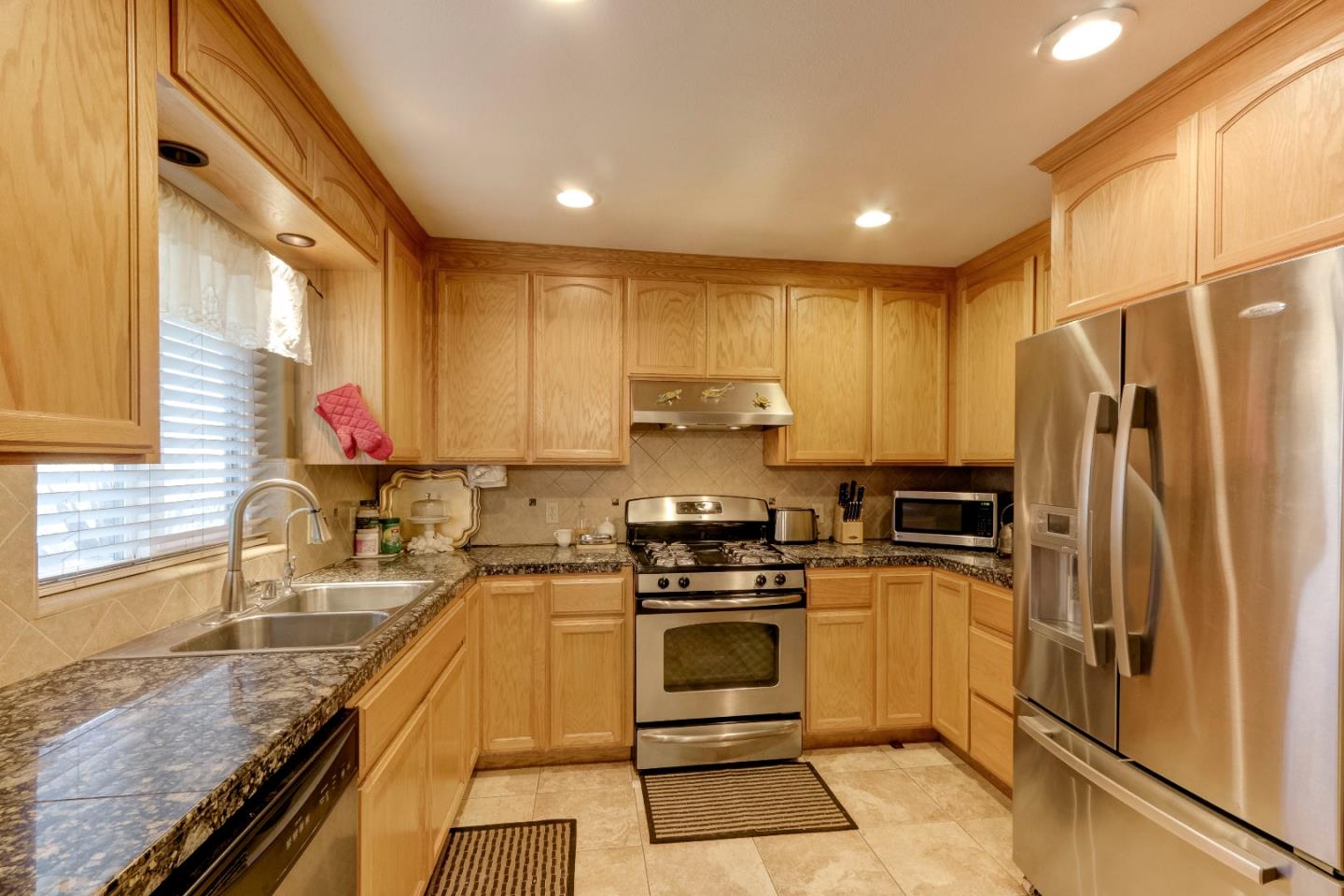251 Western Ct