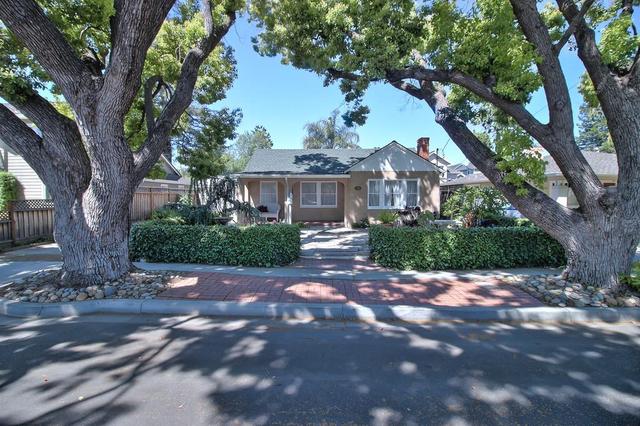 5885 Redwood Retreat Rd