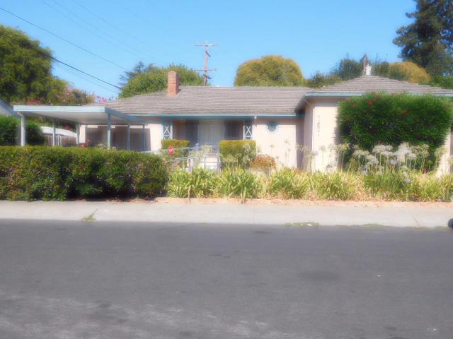 2437 Woodland Ave