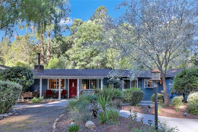 819 Hillcrest Dr
