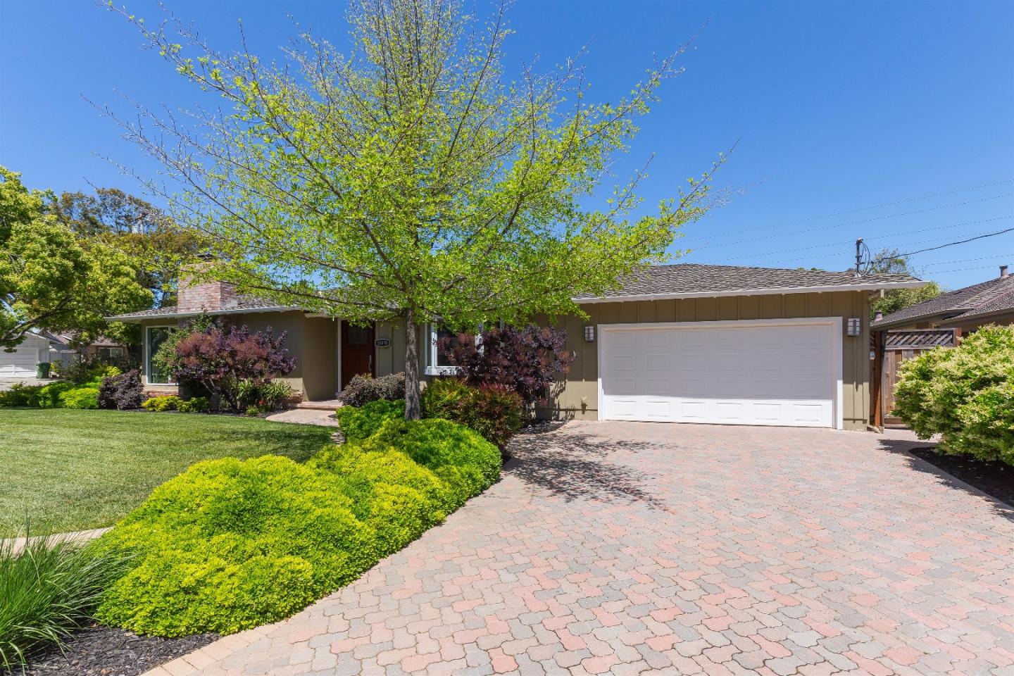 12610 Paseo Flores
