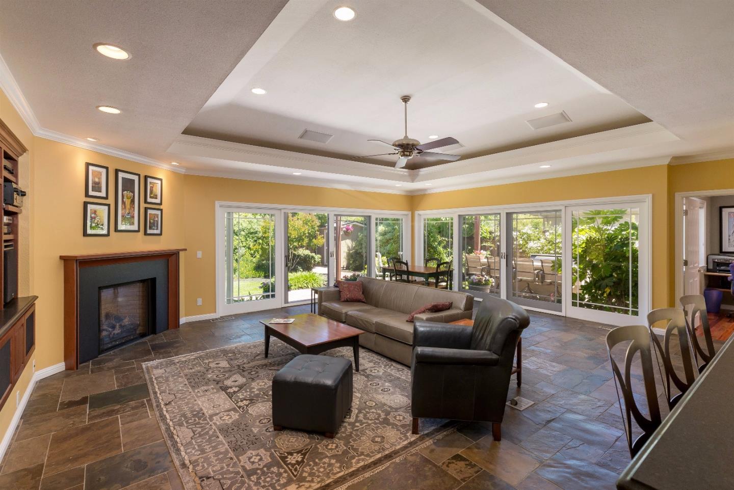 12610 Paseo Flores