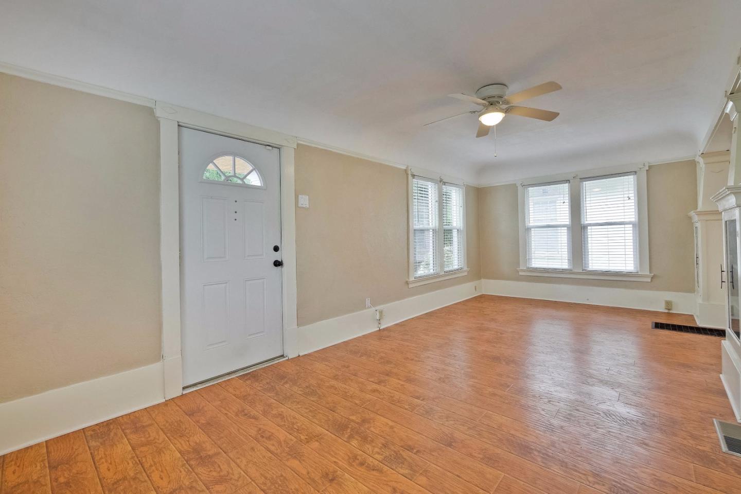 175 W Saint James St #405