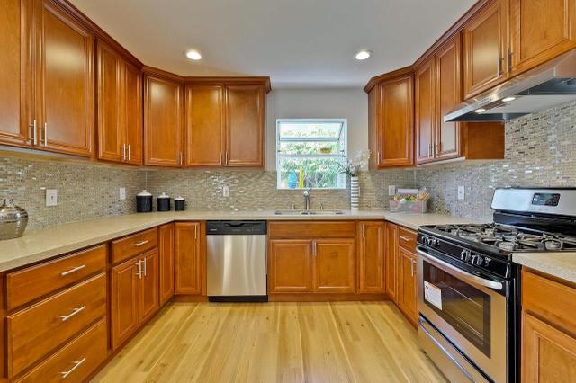 1323 Bottle Brush Ln