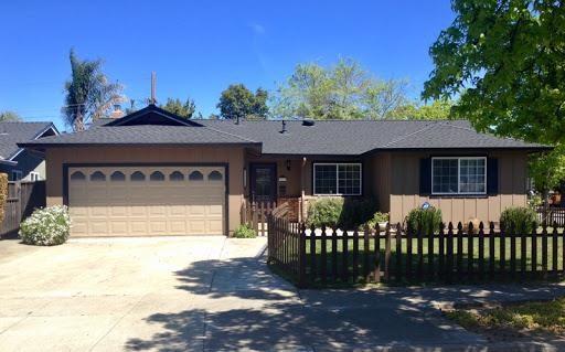 1323 Bottle Brush Ln