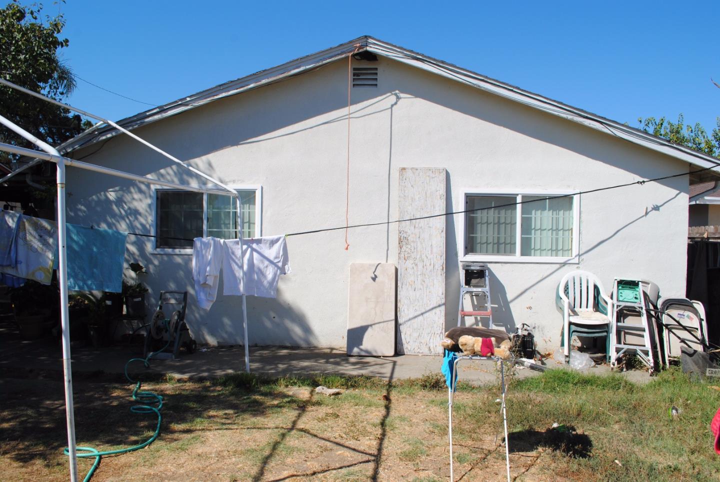 2718 Chopin Ave