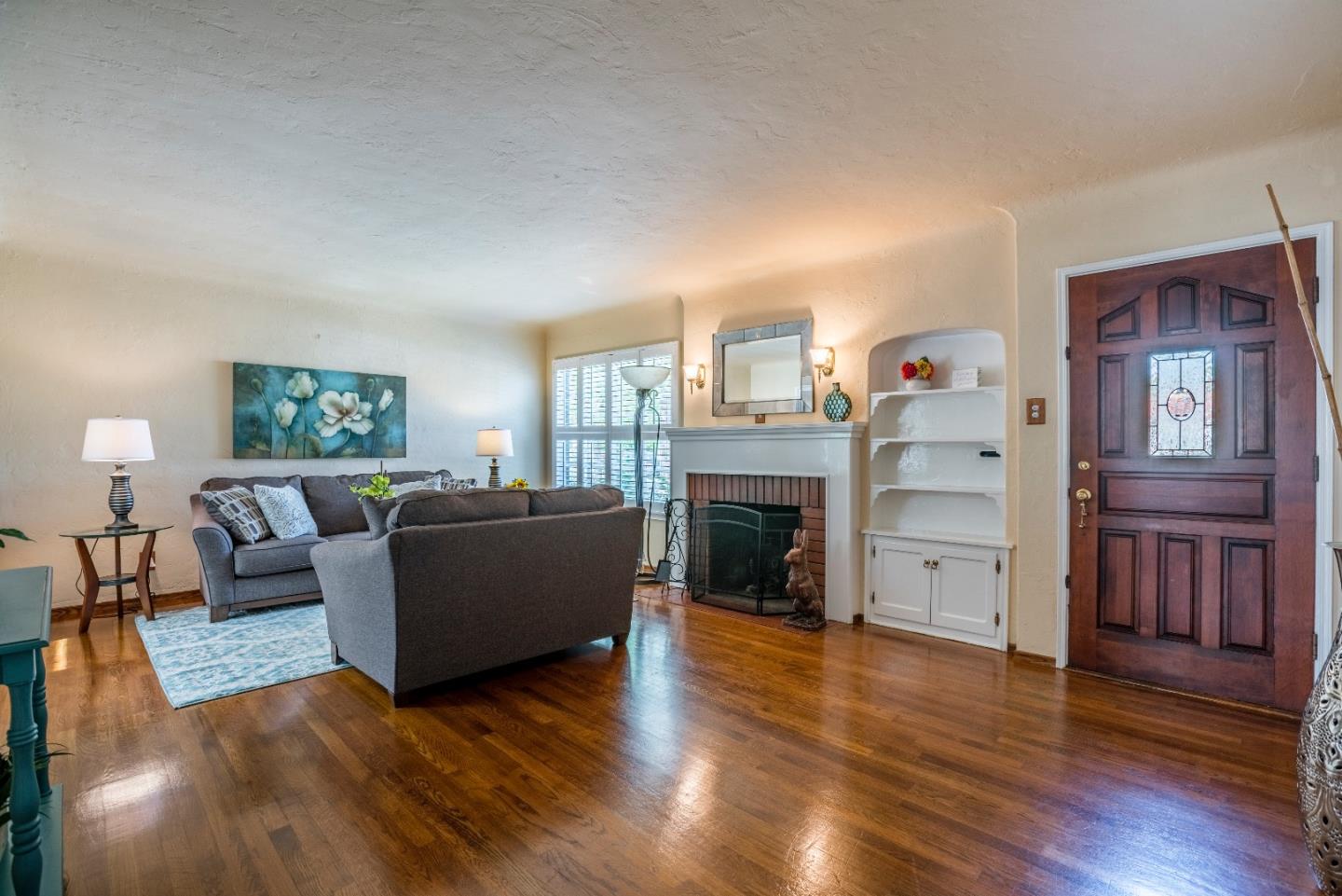 1136 Lincoln Ct