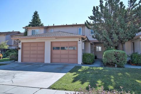 22637 Royal Oak Way