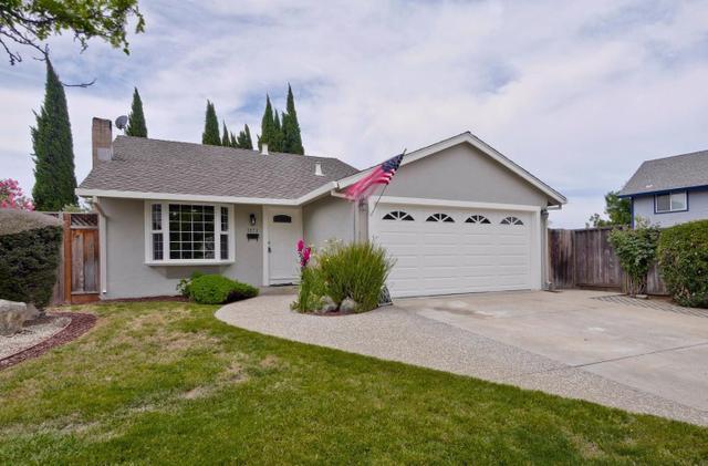 2458 Old Elm Ct