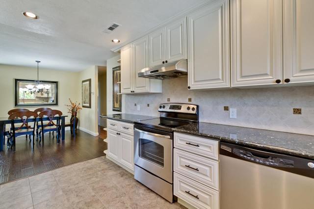 1406 Lundy Ave