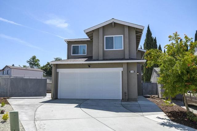 1406 Lundy Ave