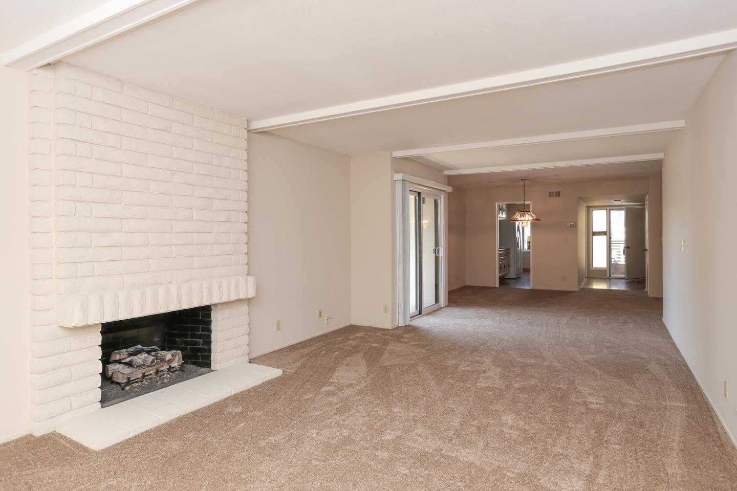 5563 Cribari Cir