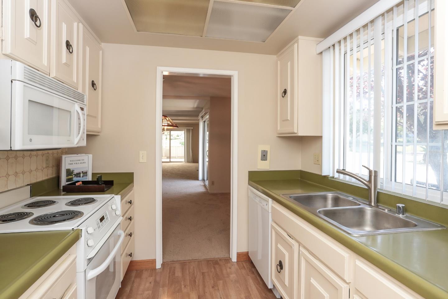 5563 Cribari Cir