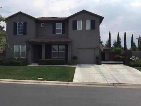 1040 W Elm St