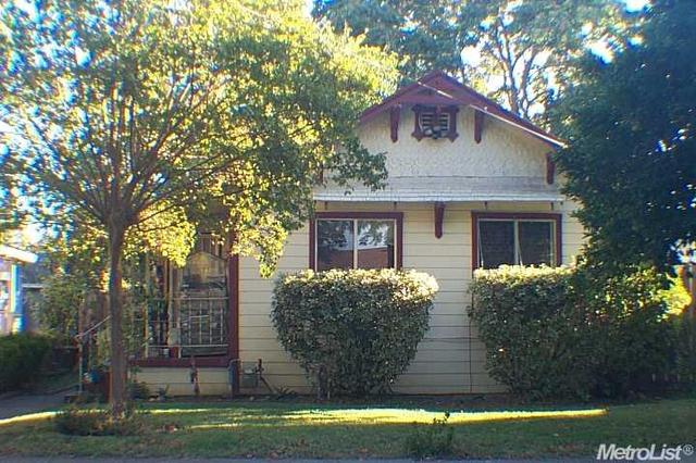 1139 E Acacia St