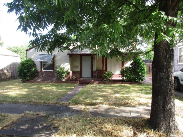 1139 E Acacia St
