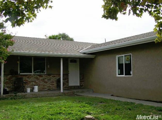 2738 E Anita St