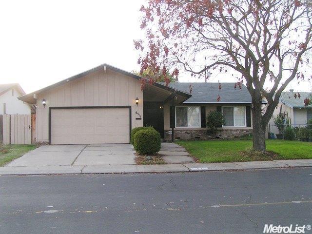 4715 Tanglewood Ln