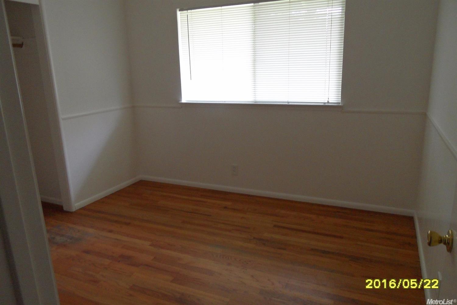 For Sale: 405 W Pardee Ln Stockton, CA 95207