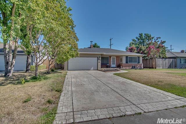9820 Spindrift Way