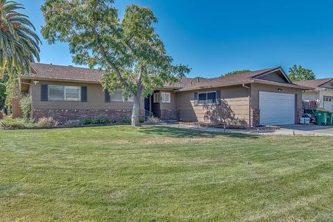 1234 Briarwood Way