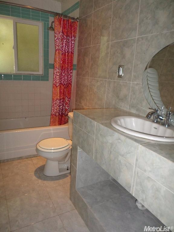 8838 Hermosa Ct