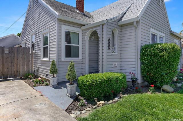 321 Forrest Ave