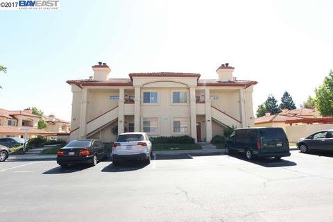 3387 Smoketree Commons Dr