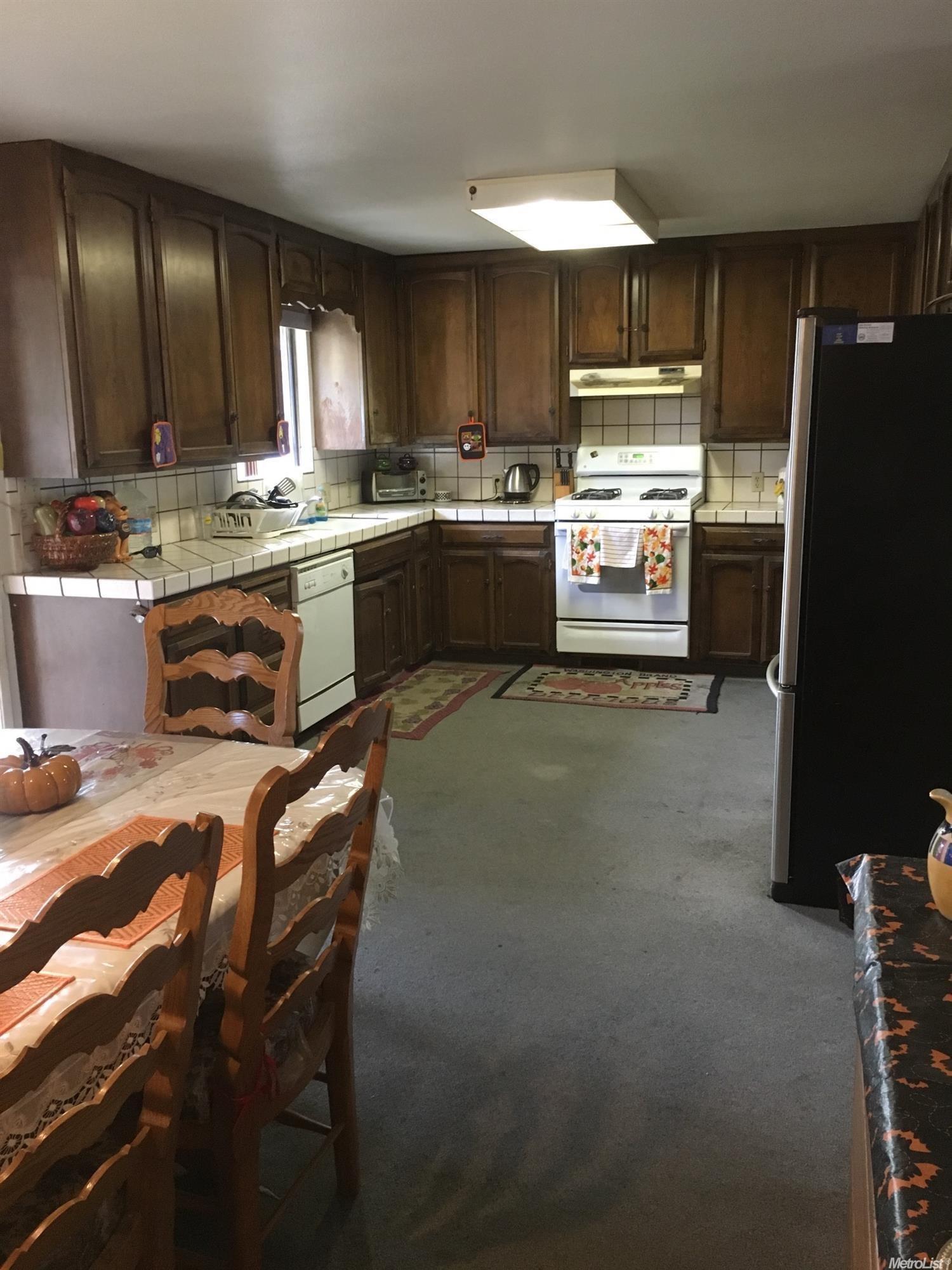 2400 Hilo Ln