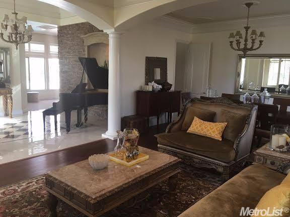 1564 Terracina Cir