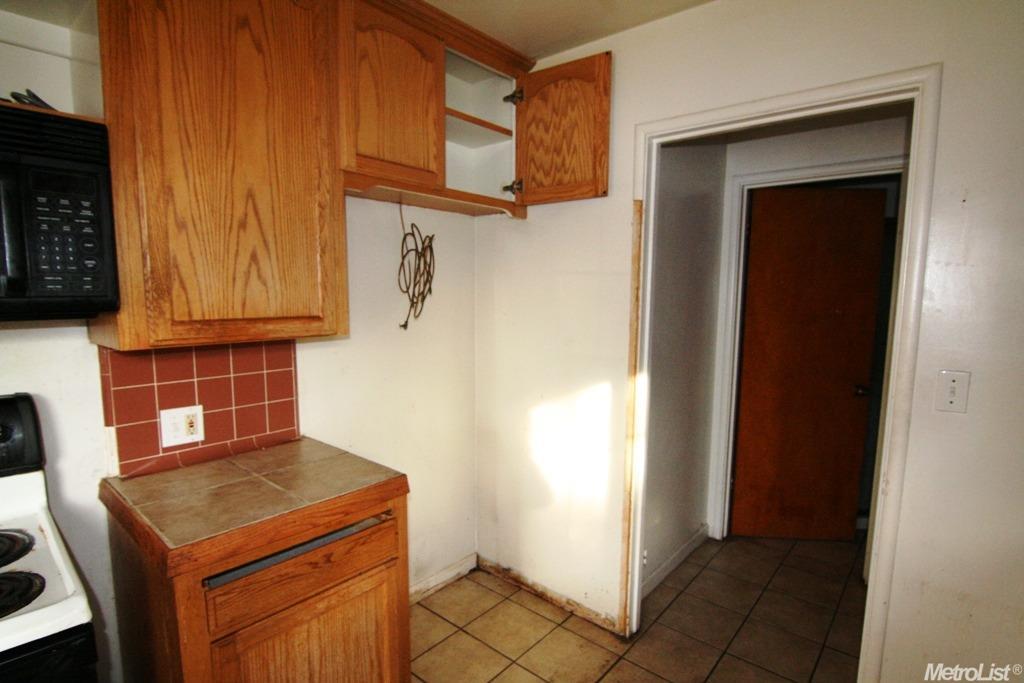 2412 Dana Ln