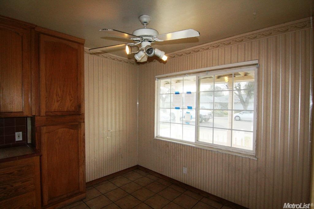 2412 Dana Ln