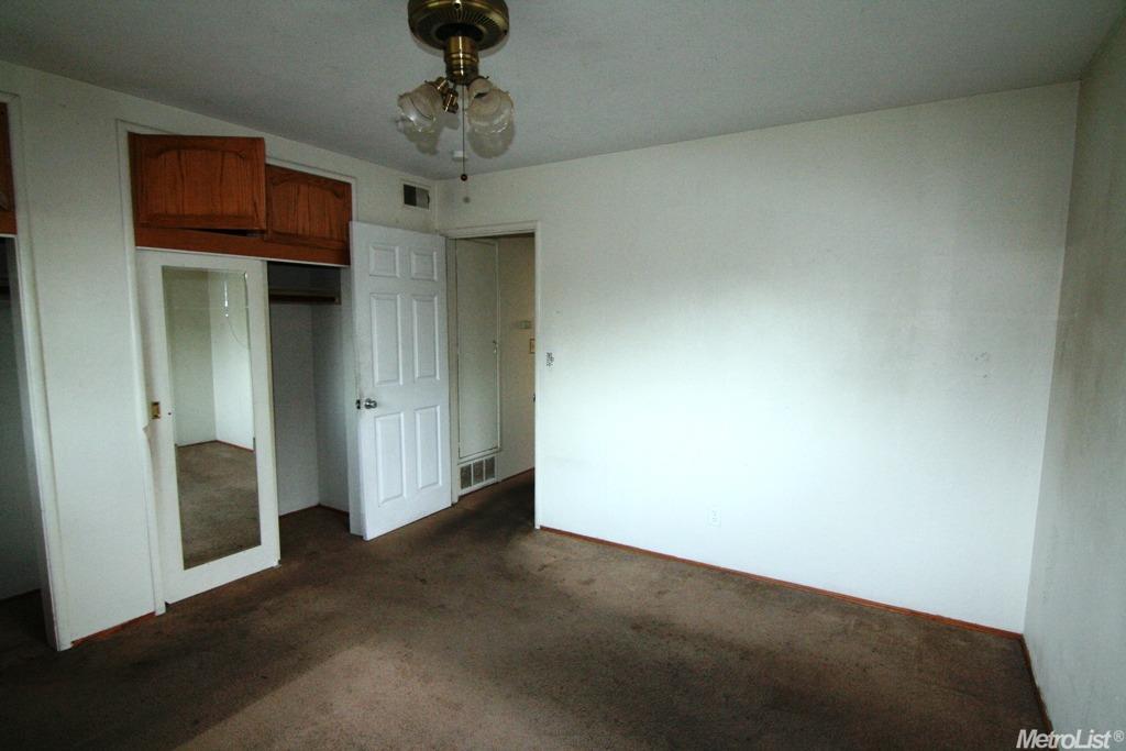 2412 Dana Ln