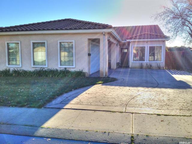 2105 Christine St
