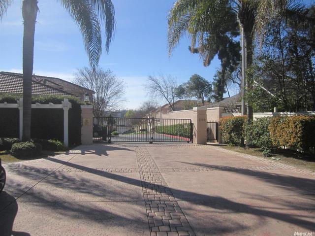 245 High St