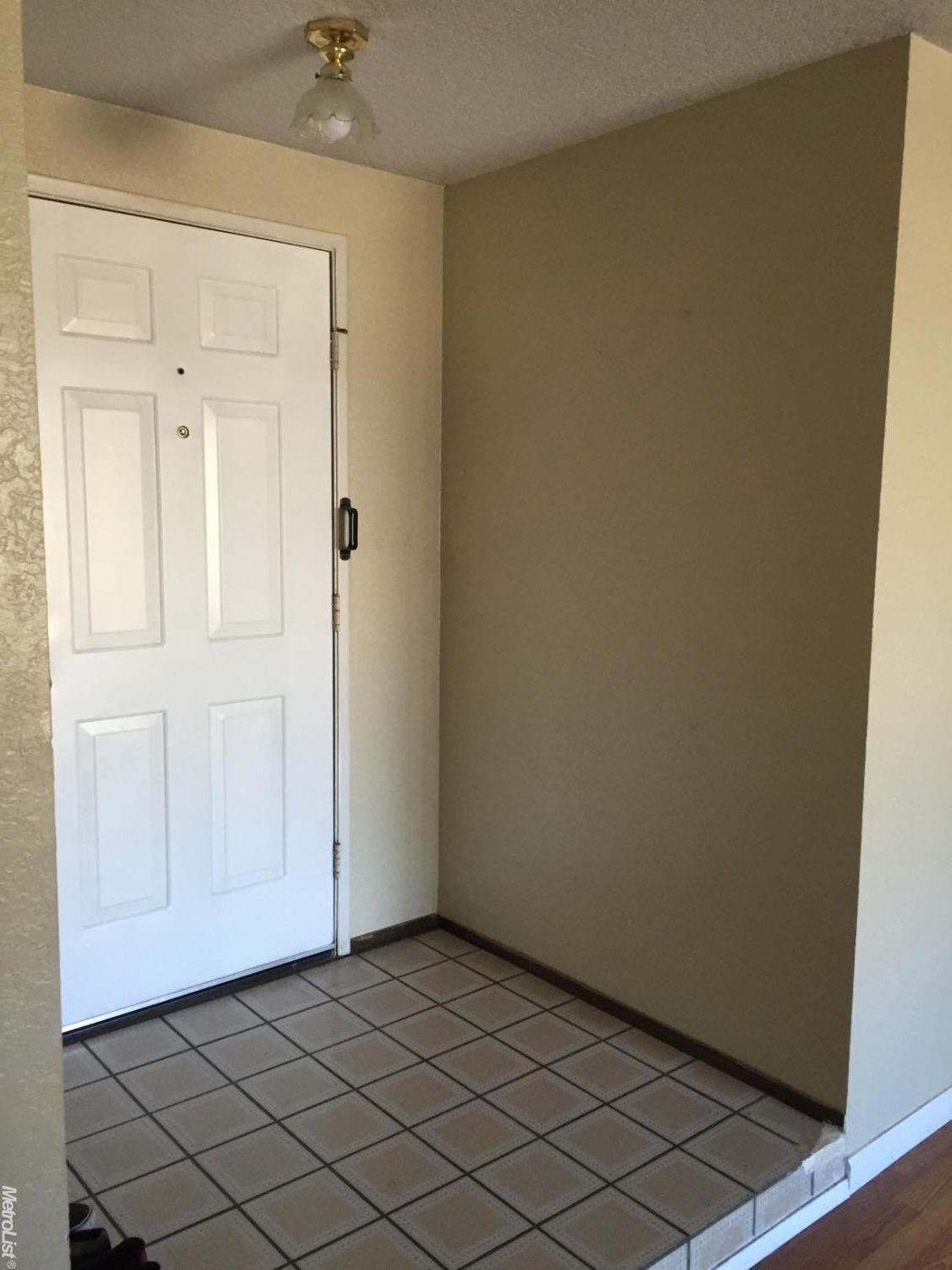 2049 W Rumble Rd