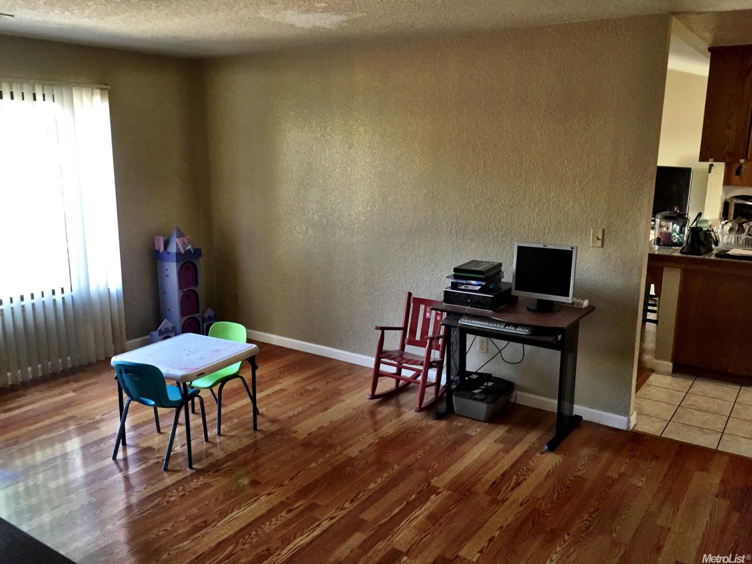 2049 W Rumble Rd